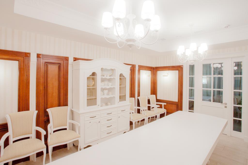 Orly Park-Hotel Kiev Buitenkant foto