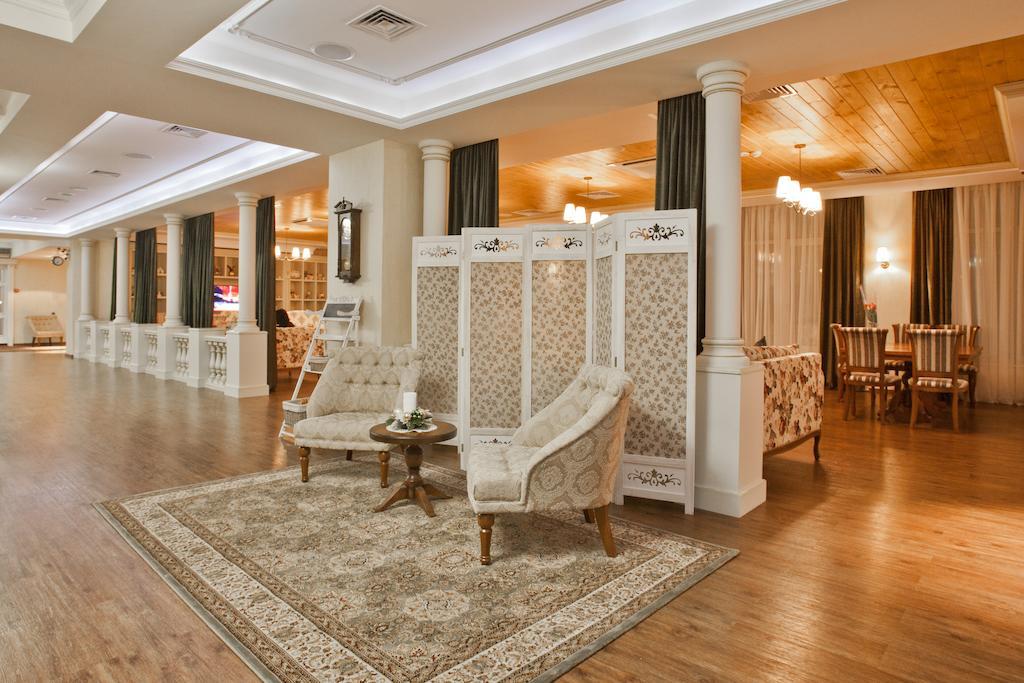Orly Park-Hotel Kiev Buitenkant foto