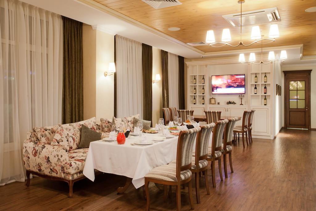 Orly Park-Hotel Kiev Buitenkant foto
