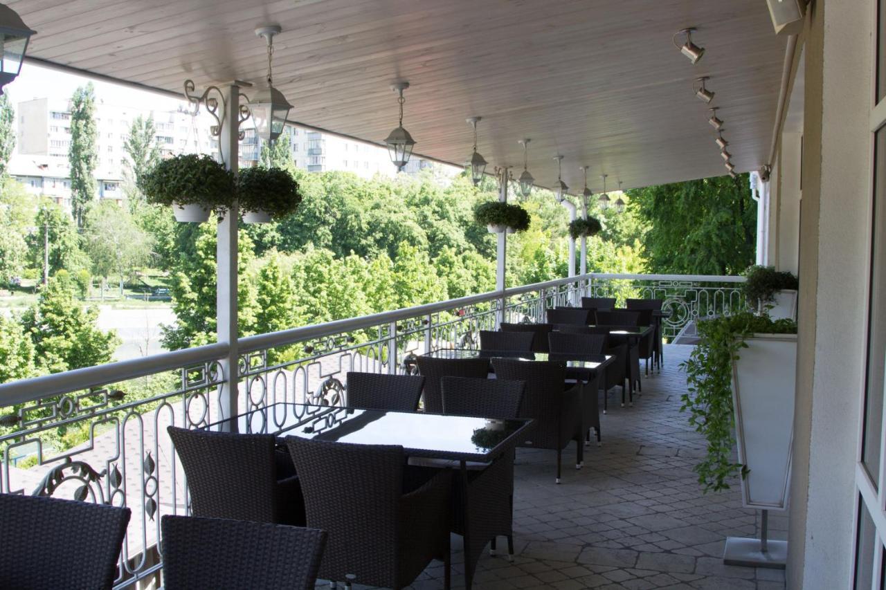 Orly Park-Hotel Kiev Buitenkant foto